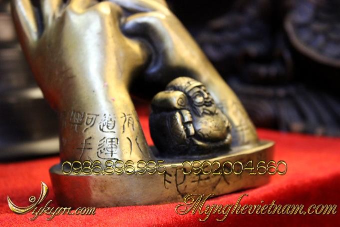 bàn tay chiêu tài, vật phẩm phong thủy cầu tai