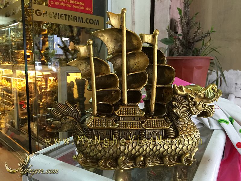 thuyền rồng chở tiền phong thủy bằng đồng