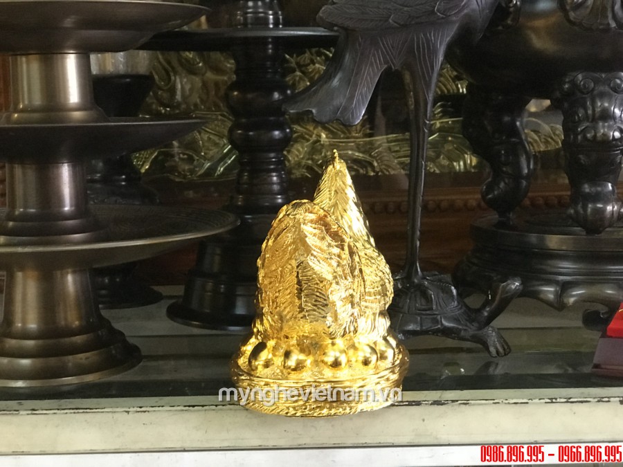Tượng gà mái đẻ trứng bằng đồng mạ vàng cao 17cm