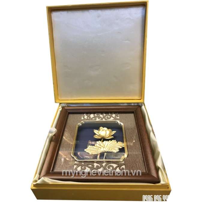 Tranh hoa sen quà tặng 20x20cm dát vàng 24k cao cấp trong hộp đẹp