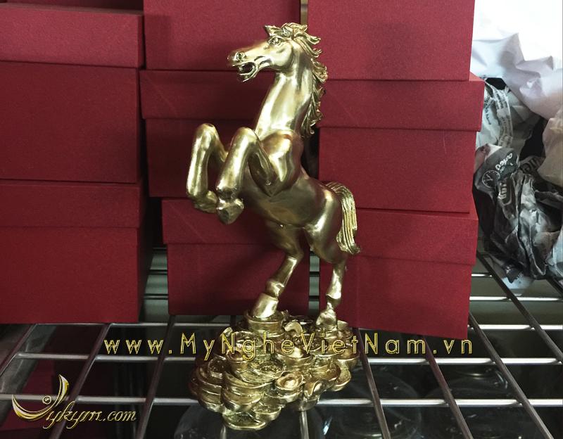 tượng ngựa đồng phi thiên đứng tiền 2