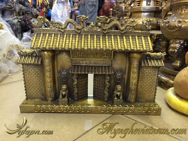 cổng nhà bằng đồng phong thủy