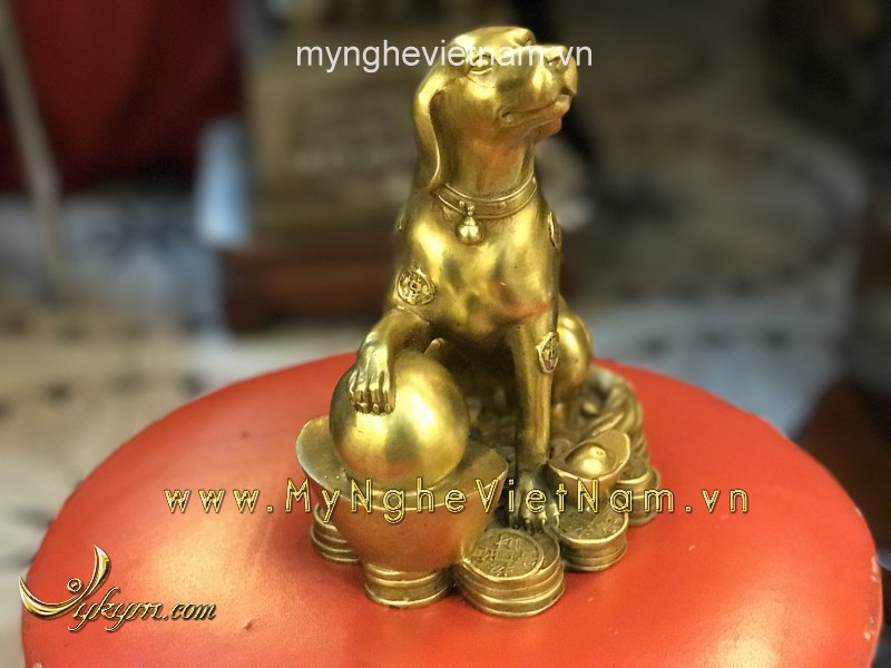 tượng chó đồng ngồi tiền vàng 20cm