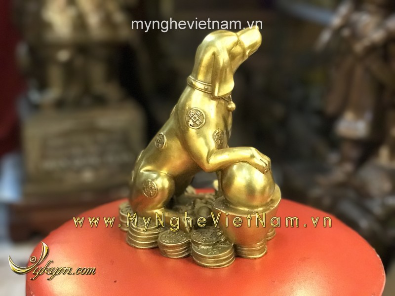 tượng chó đồng ngồi tiền vàng 20cm