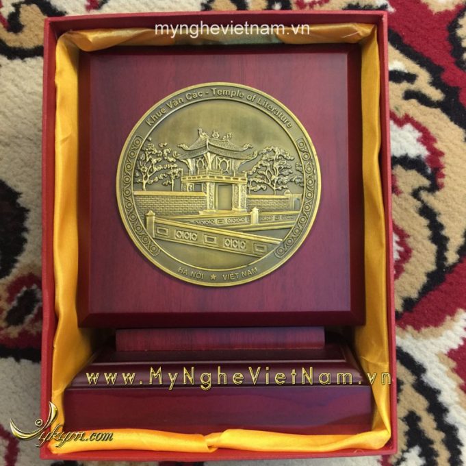 Biểu trưng quà tặng gỗ đồng Khuê Văn Các